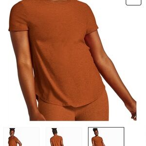 Beyond Yoga SET: Biker Short and Featherweight Top Set